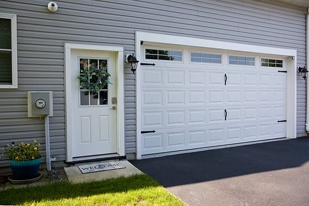24/7 Emergency Garage Door Panel Replacement experts in Sylvan Lake, MI